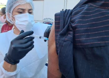 Saúde de Aracaju assegura vacinação contra Covid-19 para proteger grupos prioritários