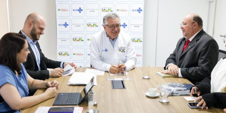 SMS de Aracaju busca novos recursos em Brasília para reduzir filas de exames e ampliar acesso à consulta especializada