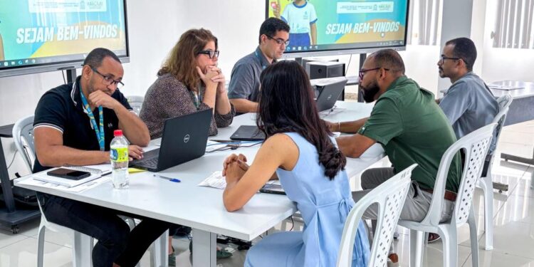 Prefeitura de Aracaju empossa mais 14 professores aprovados no último concurso do magistério