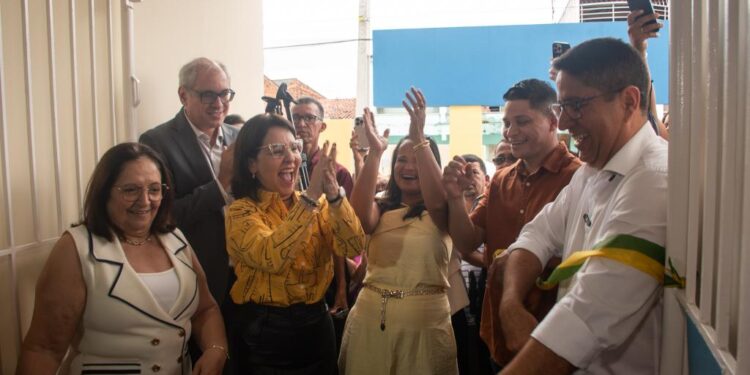 Prefeita Emília Corrêa realiza inauguração de reforma da EMEI Maria Givalda da Silva Santos, no Soledade