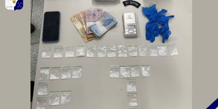 Polícia Militar prende suspeito por tráfico de drogas no município de Nossa Senhora do Socorro