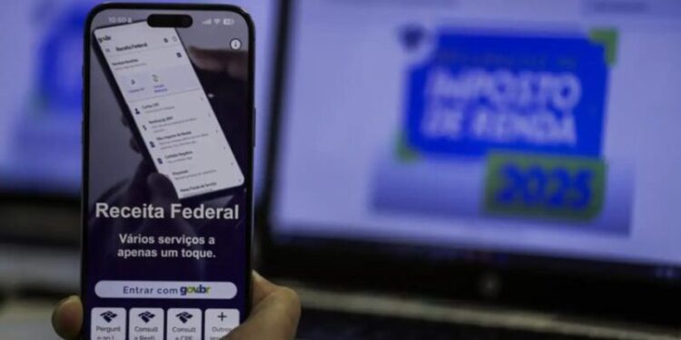 Receita libera pagamento de R$ 1 bilhão do 5º lote de restituição do IR 2025, com correção de 4,54%