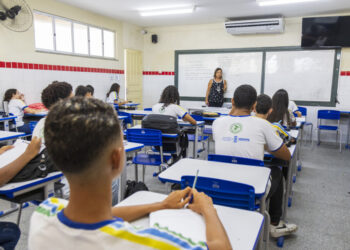 Governo de Sergipe autoriza realização de concurso público para professor da rede estadual
