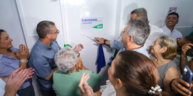 Governador Fábio Mitidieri vistoria obras em Itabaianinha