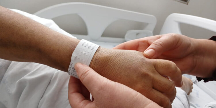 Hospital de Urgências destaca importância da segurança do paciente com ação educativa