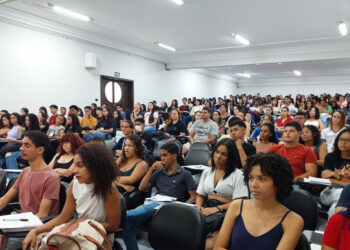 Pré-Uni realiza aulão de Redação e Atualidades para o Enem 2025