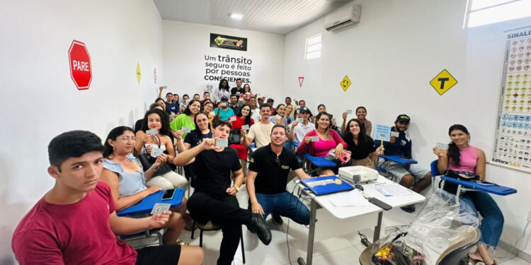 Governo de Sergipe entrega 37 CNHs Sociais em Itabaianinha e amplia oportunidades