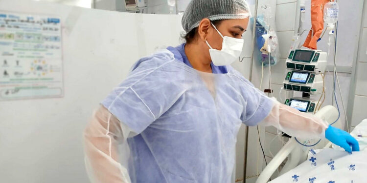 Hospital de Urgências de Sergipe reforça protocolos de utilização de EPI na unidade