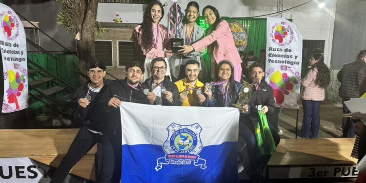 Alunos do Alto Sertão Sergipano se destacam em Feira Científica realizada no Paraguai