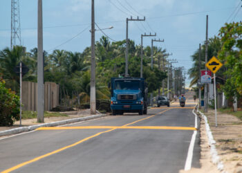 Moradores da Praia do Saco comemoram pavimentação asfáltica realizada pelo Governo do Estado