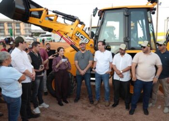 Yandra Moura entrega maquinários e reforça compromisso com população do interior sergipano