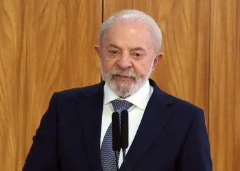 Derrubada de MP é derrota imposta ao povo brasileiro, diz Lula