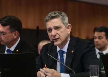 Senador Rogério defende proposta histórica pelo fim da jornada 6×1