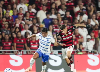 Campeonato Brasileiro: Flamengo e Cruzeiro empatam em Maracanã lotado