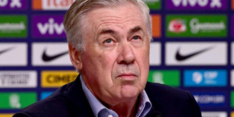 Vanderson é cortado e lateral do Botafogo é convocado por Ancelotti