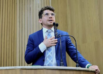 “Dia histórico”: Breno celebra regulamentação do transporte alternativo