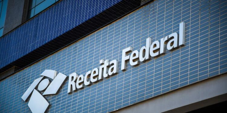 Leilão da Receita terá iPhone por R$ 300; veja como participar