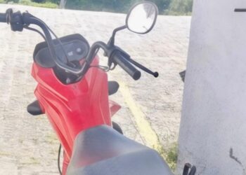 Polícia Militar recupera motocicleta roubada na Avenida Tancredo Neves