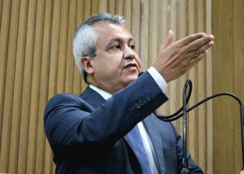 Elber desmente versão da Prefeitura sobre decisão judicial do caso do carro blindado da prefeita