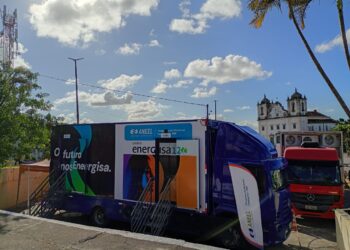 Caminhão da Energisa visita municípios sergipanos para troca de lâmpadas