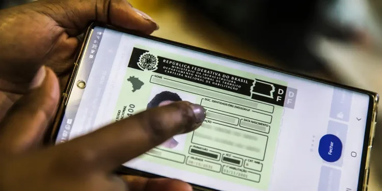 Governo lança consulta sobre fim da exigência de autoescola para CNH