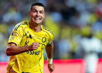 Cristiano Ronaldo se torna o primeiro jogador de futebol bilionário da história