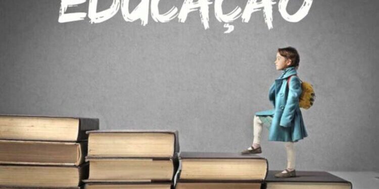 PNE: relatório sugere investimento de 7,5% do PIB para educação