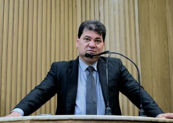 Miltinho Dantas volta a defender comerciantes que usam calçadas com mesas e cadeiras