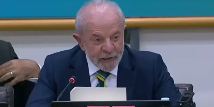 Lula diz que gestor que deixa obra parada deve ser preso