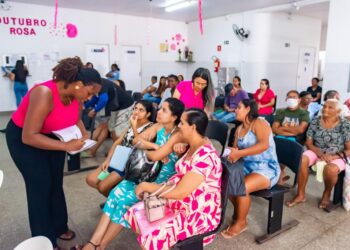 Equipe da SerMulher realiza ação do Outubro Rosa em mais seis Unidades de Saúde da Familia