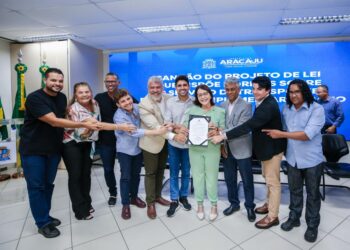 Prefeita Emília Corrêa sanciona lei que regulamenta o transporte complementar na zona sul de Aracaju