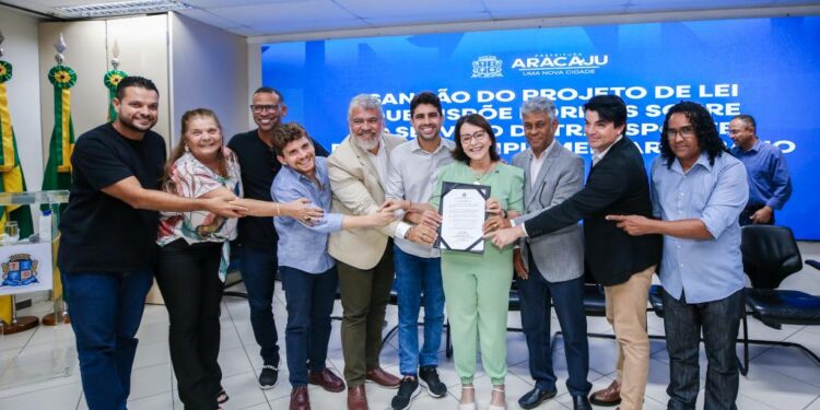 Prefeita Emília Corrêa sanciona lei que regulamenta o transporte complementar na zona sul de Aracaju