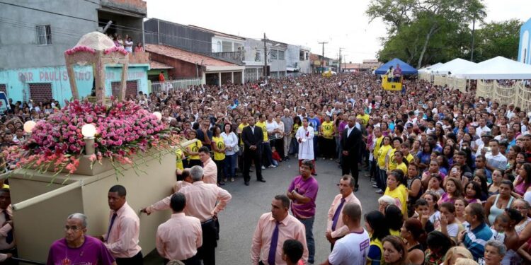 Procissão de Nossa Senhora Aparecida: SMTT de Aracaju realiza bloqueios temporários do Siqueira Campos ao Bugio neste domingo, 12