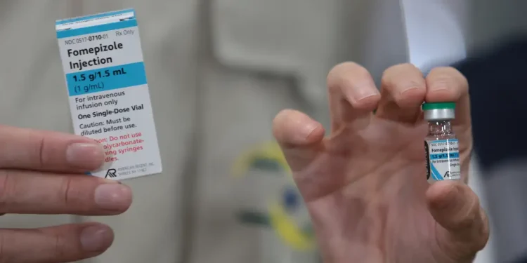 Brasil recebe 2,5 mil unidades de fomepizol, antídoto contra metanol