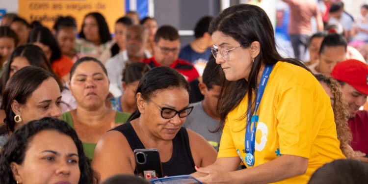 Governo de Sergipe realiza mais de 300 atendimentos no ‘Mutirão do Emprego’ em Maruim