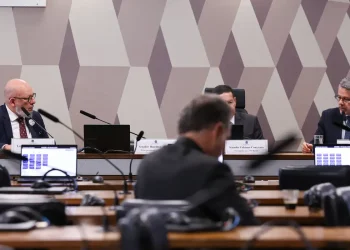 CPI do Crime Organizado convoca Ibaneis, Cláudio Castro e Campos Neto