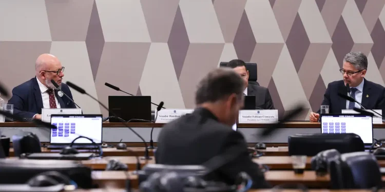 CPI do Crime Organizado convoca Ibaneis, Cláudio Castro e Campos Neto