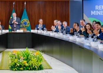 Dezoito ministros do governo Lula deixam cargos para disputar eleições; conheça os novos gestores das respectivas pastas