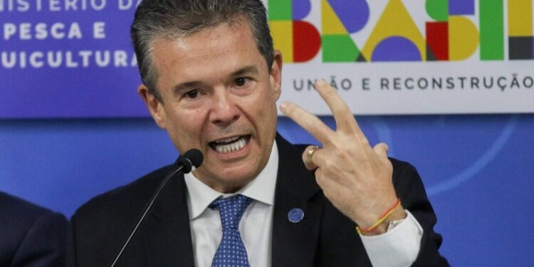 Com saída de Carlos Fávaro para disputar Senado nestas eleições, André de Paula vai assumir Ministério da Agricultura e Pecuária