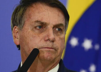Defesa de Bolsonaro diz que ex-presidente desconhecia vídeo de Eduardo