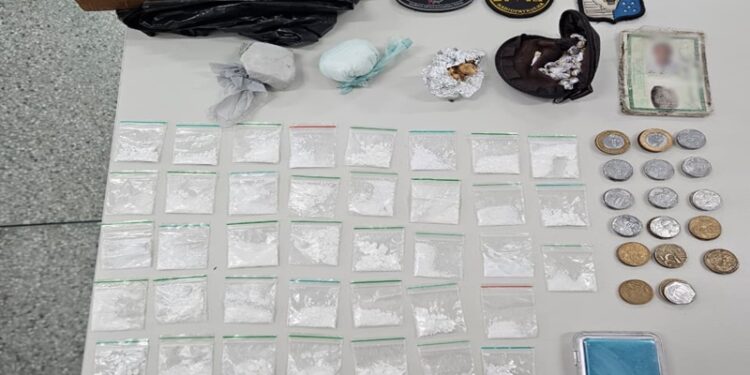 PM apreende entorpecentes após denúncias de populares na Zona Norte de Aracaju