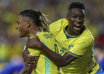 Brasil derrota Croácia em último jogo antes da convocação para a Copa