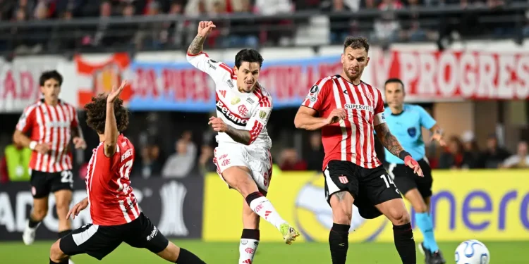 Libertadores: Flamengo segura empate com Estudiantes na Argentina