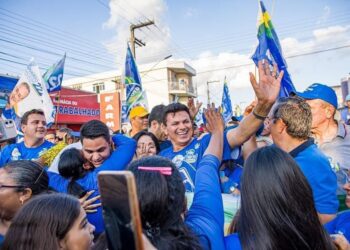 Valmir lidera cenário estimulado com 39,9% contra 35,3% de Fábio e vence no 2º turno, diz pesquisa W1