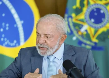 “Fizeram conosco, a gente vai fazer com eles”, diz Lula sobre EUA