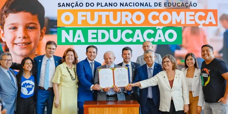Plano Nacional prevê 10% do PIB para educação; veja outras metas