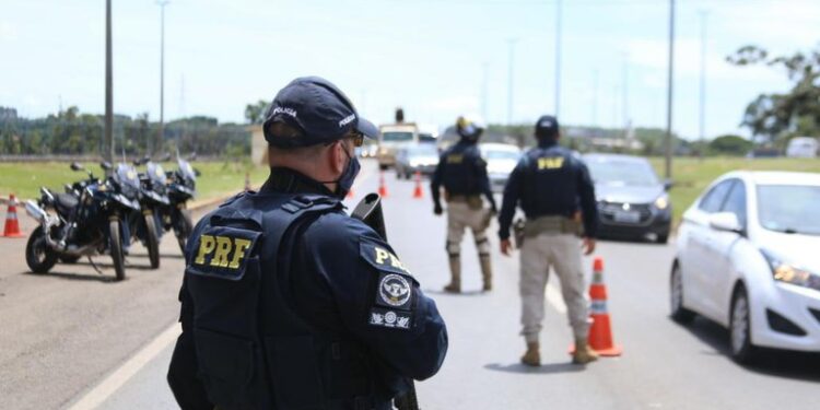 PRF inicia Operação Semana Santa com reforço na fiscalização nas rodovias de Sergipe