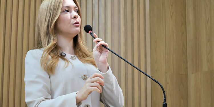 Moana Valadares cobra execução de quase R$ 20 milhões para a saúde da mulher em Aracaju