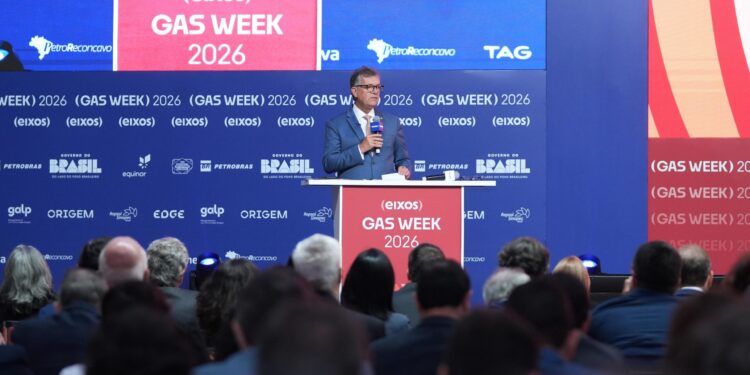 Senador Laércio é homenageado na Gas Week como relator da Lei do Gás