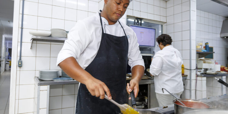 Sergipe avança no emprego formal e registra 4º maior crescimento do país em 12 meses